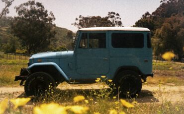 Toyota-Land-cruiser-1971-blue-2