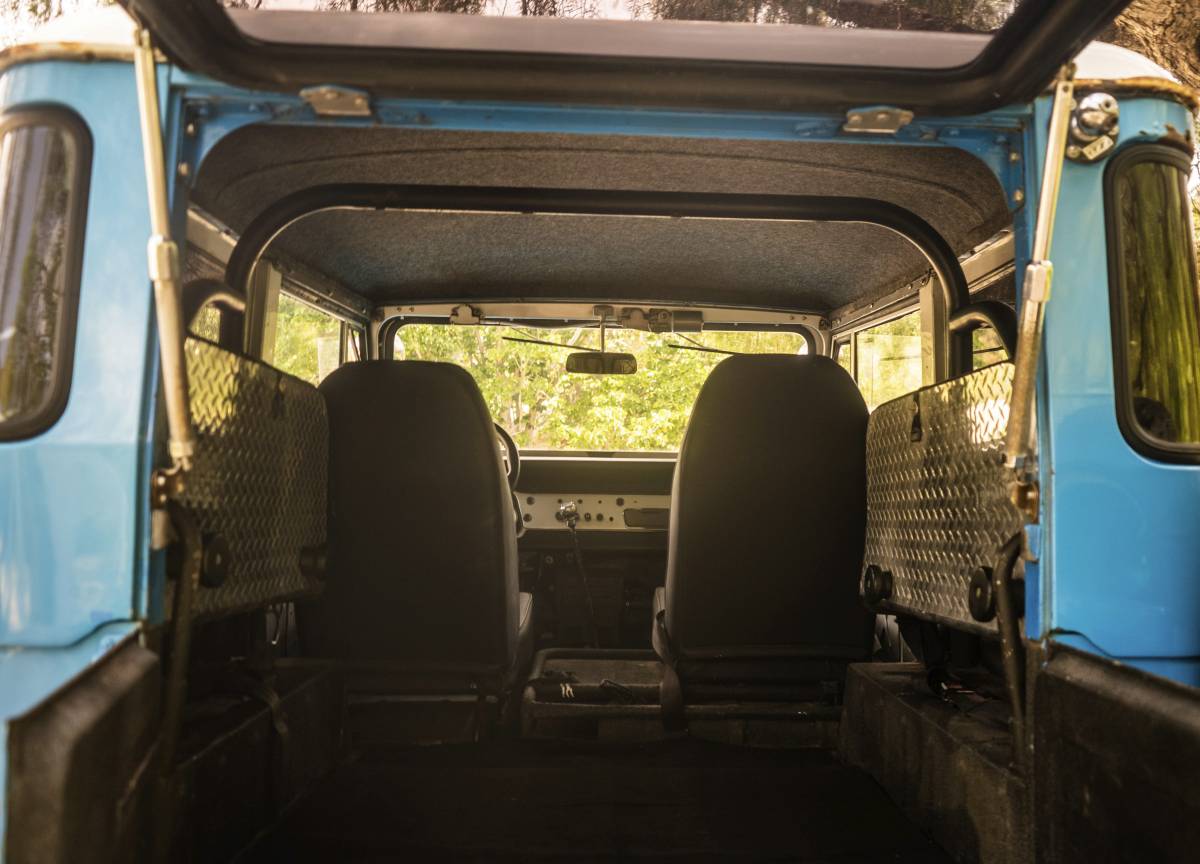 Toyota-Land-cruiser-1971-blue-6