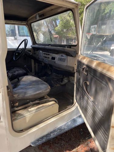 Toyota-Land-cruiser-1976-13
