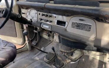 Toyota-Land-cruiser-1976-16
