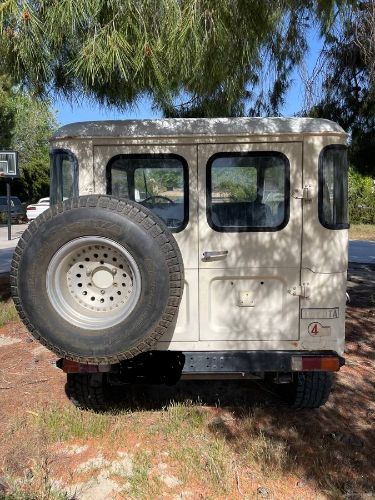 Toyota-Land-cruiser-1976-2