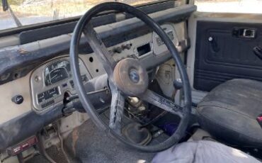 Toyota-Land-cruiser-1976-7