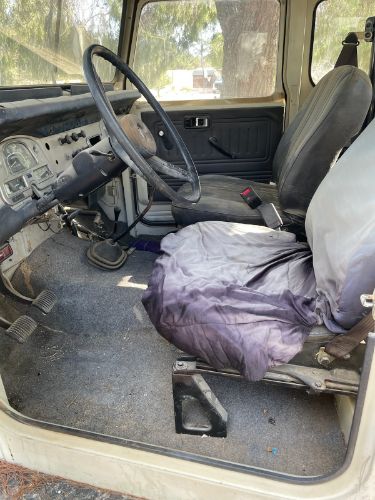 Toyota-Land-cruiser-1976-8