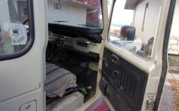 Toyota-Land-cruiser-1977-3