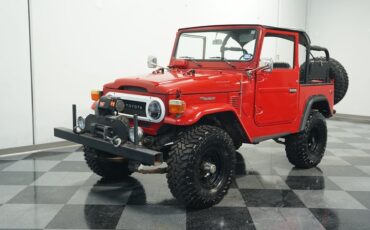 Toyota-Land-cruiser-1977-Red-Black-ampamp-Red-10