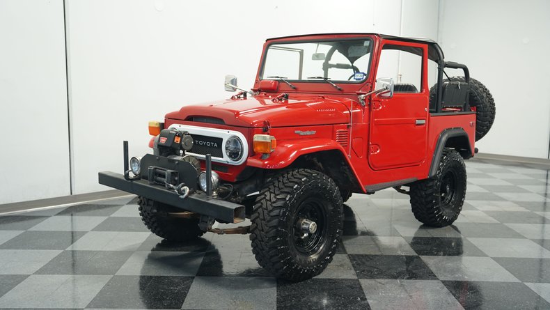 Toyota-Land-cruiser-1977-Red-Black-ampamp-Red-10