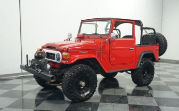 Toyota-Land-cruiser-1977-Red-Black-ampamp-Red-11