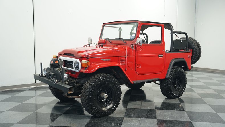 Toyota-Land-cruiser-1977-Red-Black-ampamp-Red-11
