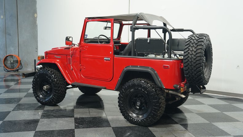 Toyota-Land-cruiser-1977-Red-Black-ampamp-Red-12