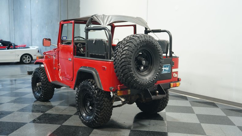 Toyota-Land-cruiser-1977-Red-Black-ampamp-Red-13