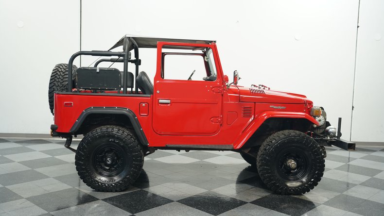 Toyota-Land-cruiser-1977-Red-Black-ampamp-Red-17