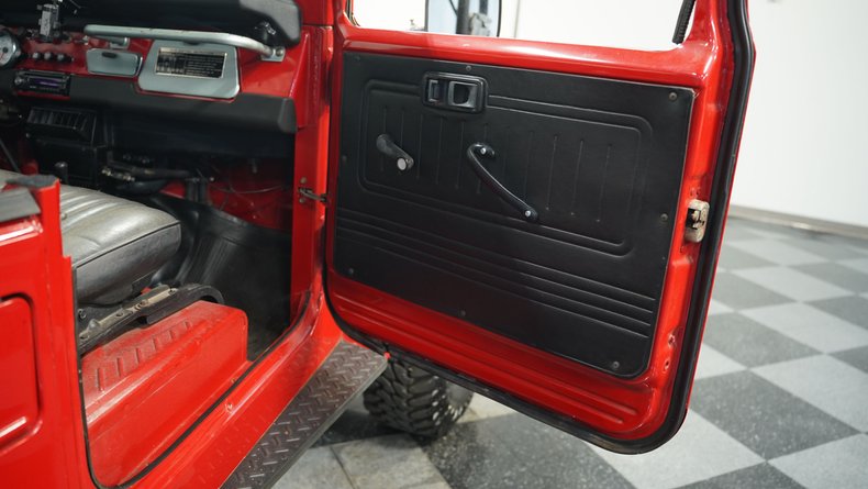 Toyota-Land-cruiser-1977-Red-Black-ampamp-Red-21