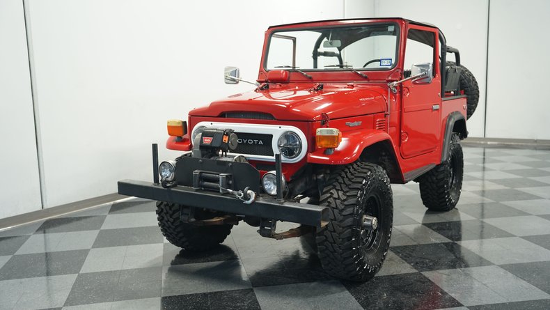 Toyota-Land-cruiser-1977-Red-Black-ampamp-Red-23