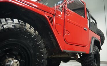 Toyota-Land-cruiser-1977-Red-Black-ampamp-Red-27