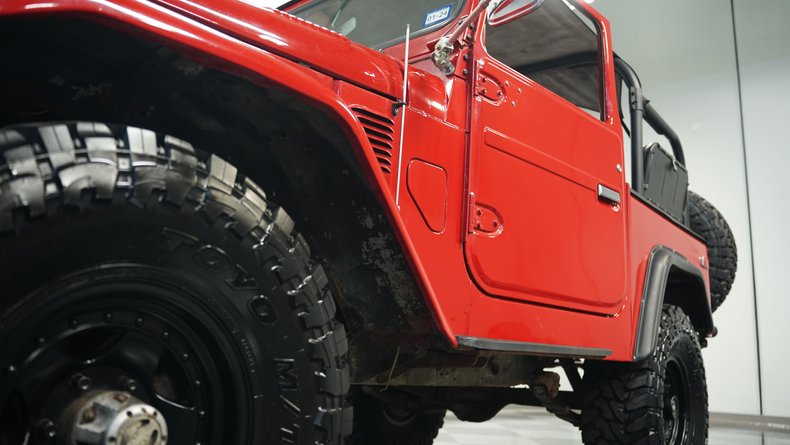 Toyota-Land-cruiser-1977-Red-Black-ampamp-Red-27