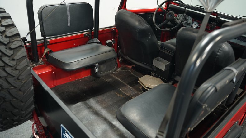Toyota-Land-cruiser-1977-Red-Black-ampamp-Red-3