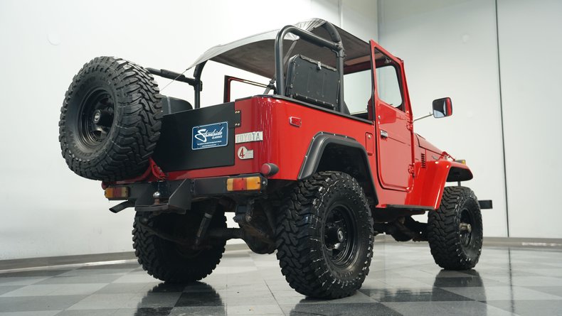 Toyota-Land-cruiser-1977-Red-Black-ampamp-Red-30