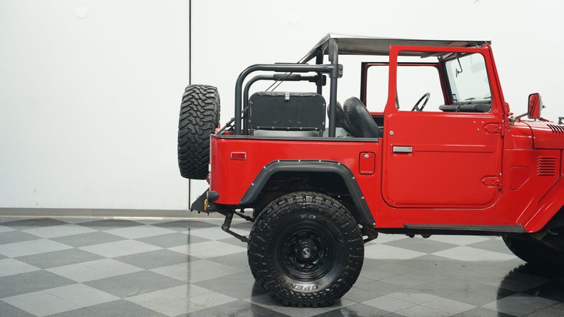 Toyota-Land-cruiser-1977-Red-Black-ampamp-Red-33