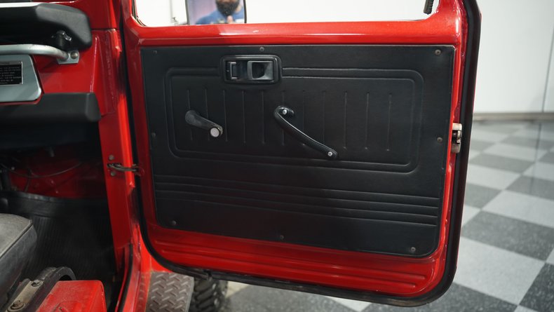 Toyota-Land-cruiser-1977-Red-Black-ampamp-Red-37