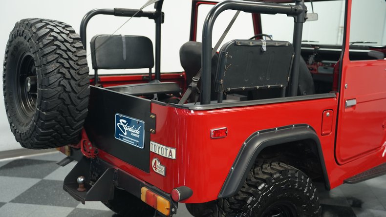 Toyota-Land-cruiser-1977-Red-Black-ampamp-Red-38