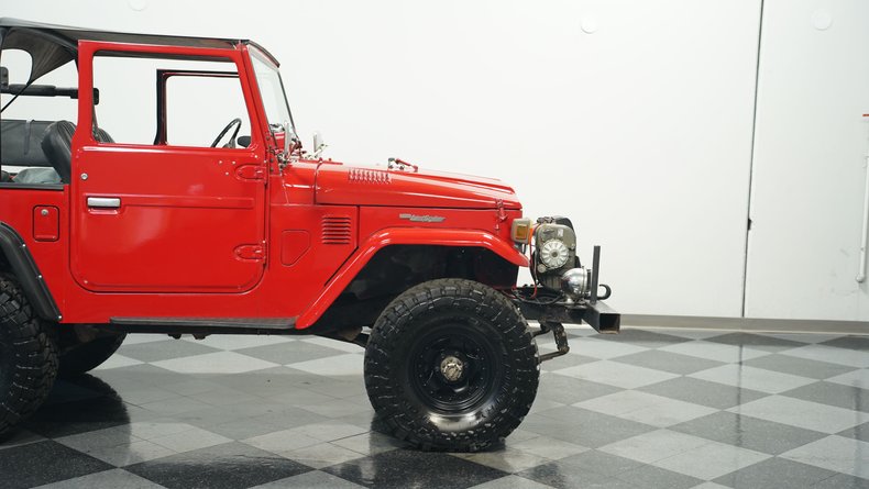 Toyota-Land-cruiser-1977-Red-Black-ampamp-Red-39