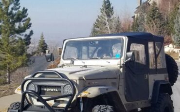 Toyota-Land-cruiser-1978-4