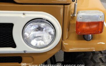 Toyota-Land-cruiser-1978-Butterscotch-Dark-Gray-1