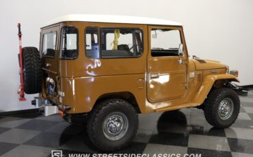 Toyota-Land-cruiser-1978-Butterscotch-Dark-Gray-11