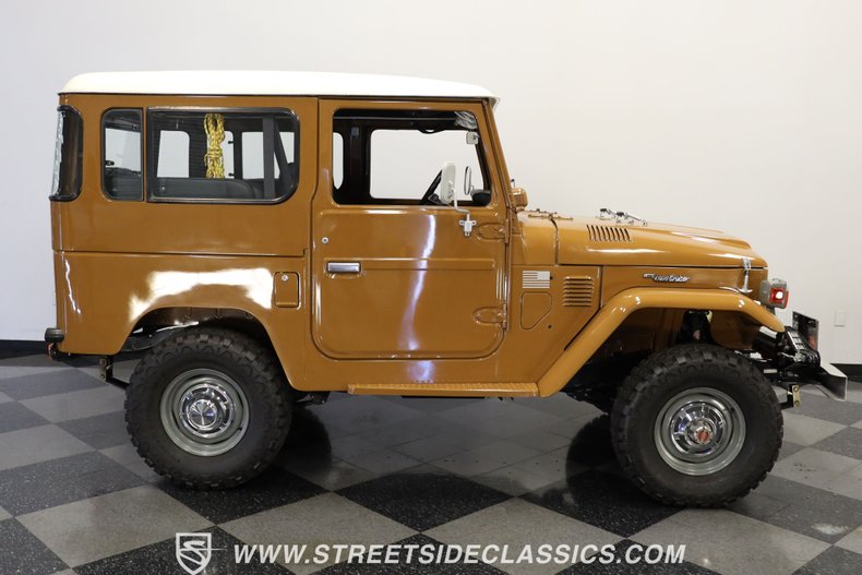Toyota-Land-cruiser-1978-Butterscotch-Dark-Gray-12