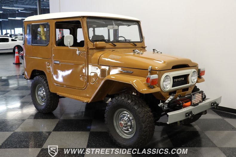 Toyota-Land-cruiser-1978-Butterscotch-Dark-Gray-13