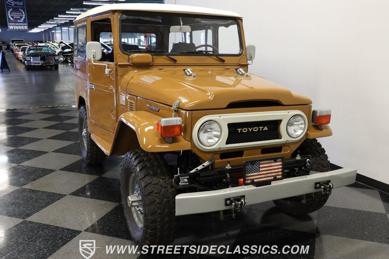 Toyota-Land-cruiser-1978-Butterscotch-Dark-Gray-14