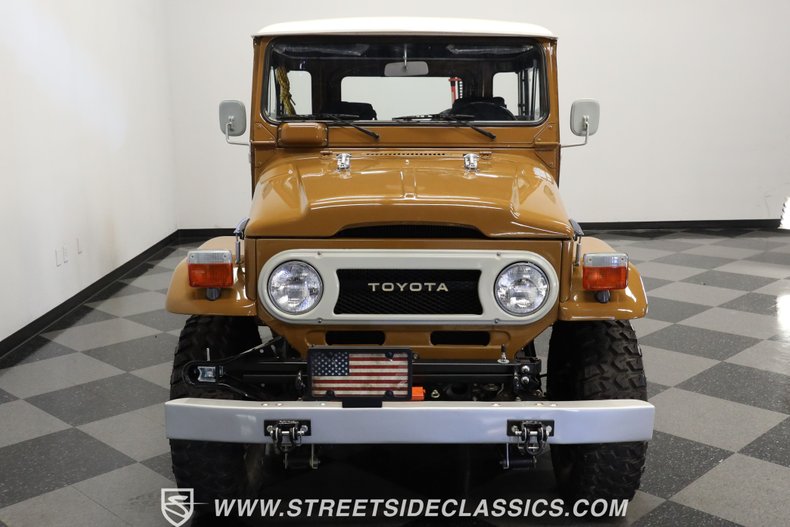Toyota-Land-cruiser-1978-Butterscotch-Dark-Gray-15
