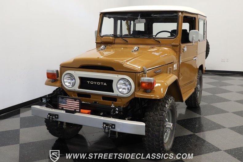 Toyota-Land-cruiser-1978-Butterscotch-Dark-Gray-16