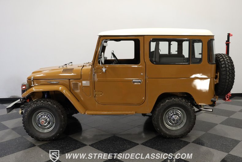 Toyota-Land-cruiser-1978-Butterscotch-Dark-Gray-2