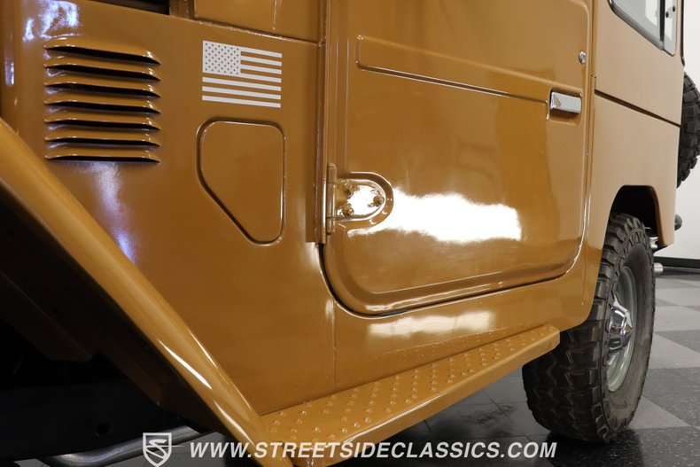 Toyota-Land-cruiser-1978-Butterscotch-Dark-Gray-20