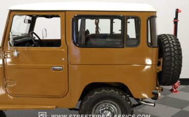 Toyota-Land-cruiser-1978-Butterscotch-Dark-Gray-22