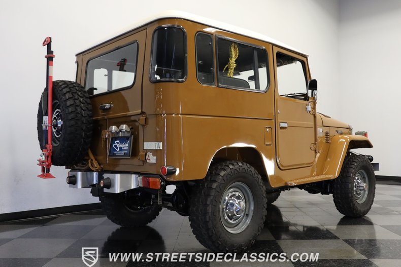 Toyota-Land-cruiser-1978-Butterscotch-Dark-Gray-24