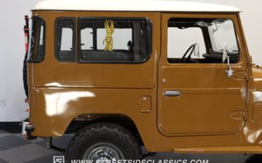 Toyota-Land-cruiser-1978-Butterscotch-Dark-Gray-26