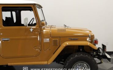 Toyota-Land-cruiser-1978-Butterscotch-Dark-Gray-27