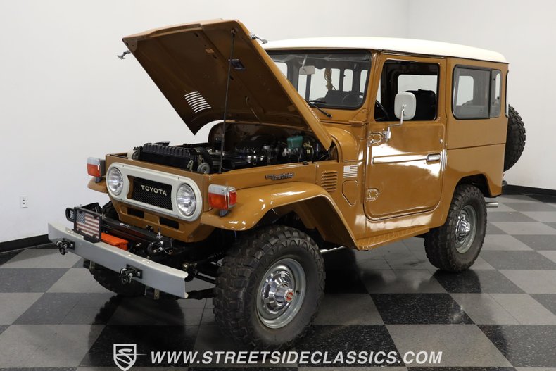 Toyota-Land-cruiser-1978-Butterscotch-Dark-Gray-28