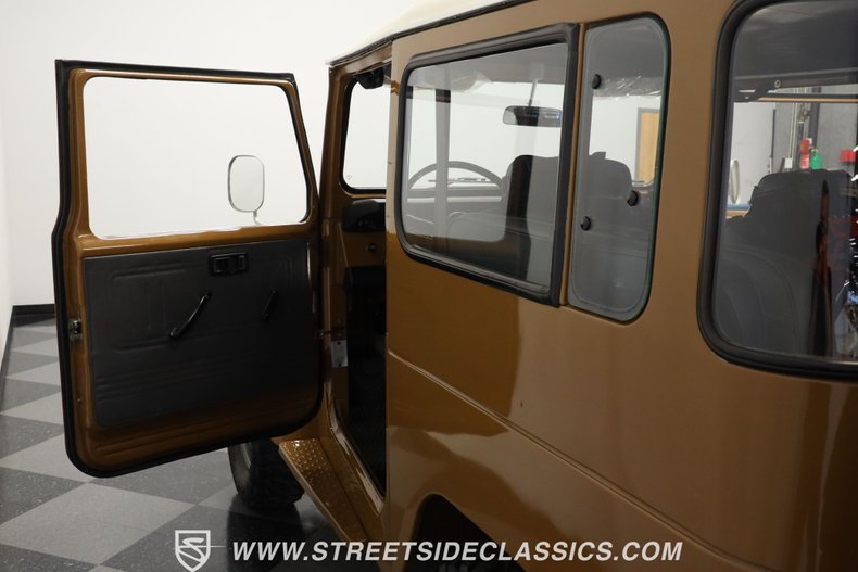 Toyota-Land-cruiser-1978-Butterscotch-Dark-Gray-31