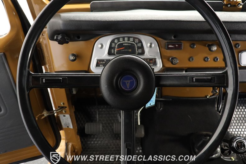 Toyota-Land-cruiser-1978-Butterscotch-Dark-Gray-34