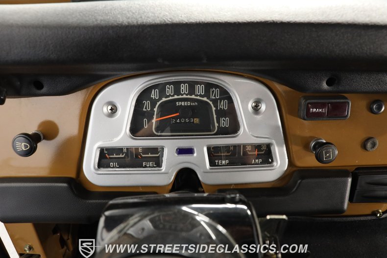 Toyota-Land-cruiser-1978-Butterscotch-Dark-Gray-35