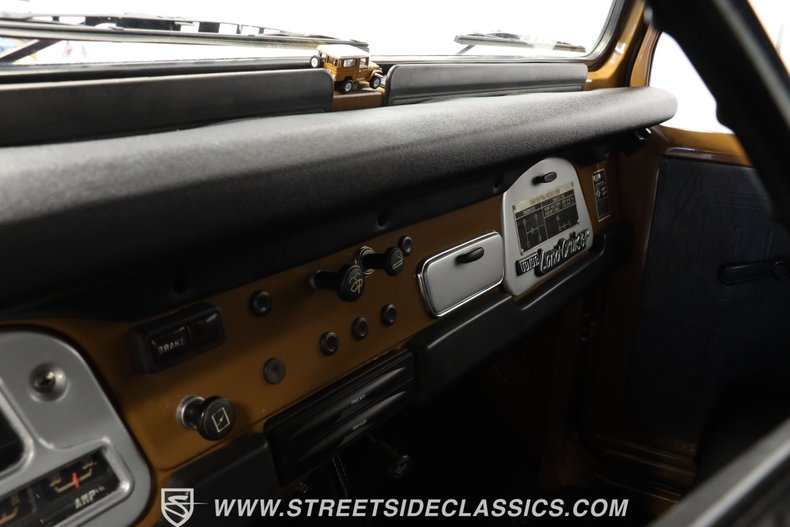 Toyota-Land-cruiser-1978-Butterscotch-Dark-Gray-38