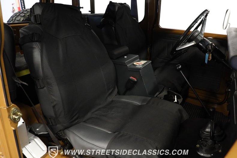 Toyota-Land-cruiser-1978-Butterscotch-Dark-Gray-40