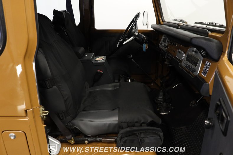 Toyota-Land-cruiser-1978-Butterscotch-Dark-Gray-41