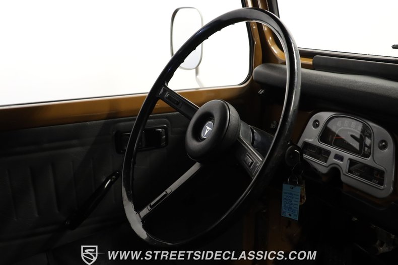 Toyota-Land-cruiser-1978-Butterscotch-Dark-Gray-43