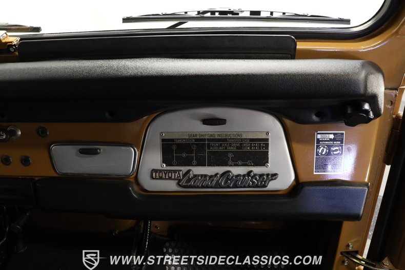 Toyota-Land-cruiser-1978-Butterscotch-Dark-Gray-44