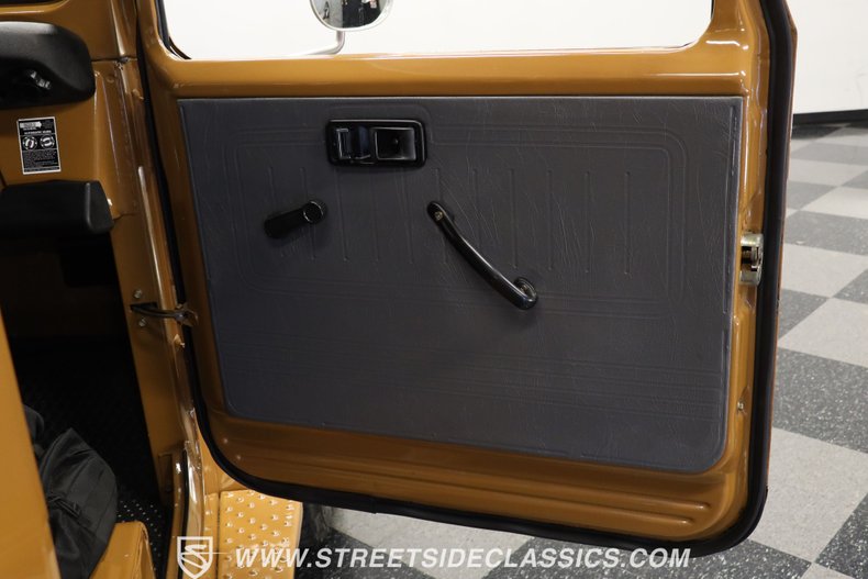 Toyota-Land-cruiser-1978-Butterscotch-Dark-Gray-45