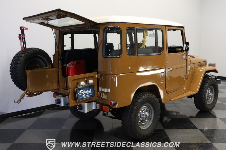 Toyota-Land-cruiser-1978-Butterscotch-Dark-Gray-47